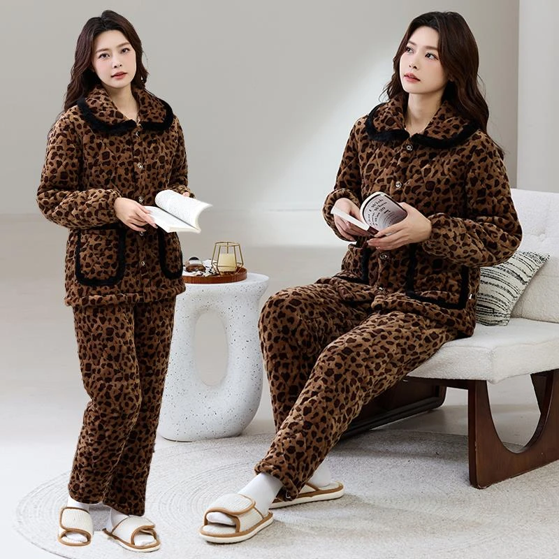 冬季女士三层加厚夹棉睡衣中老年妈妈款加肥大码印花豹纹睡衣套