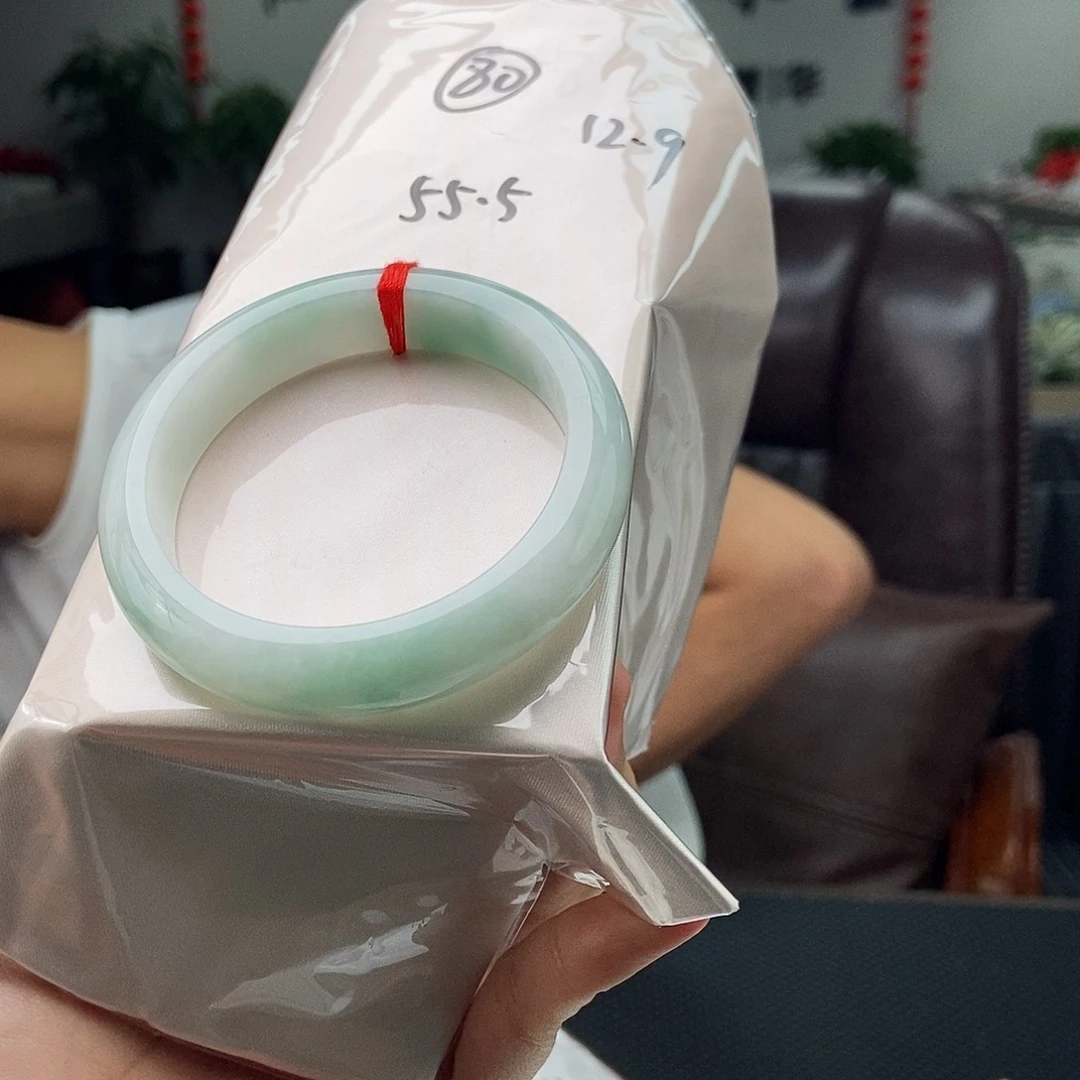 翡翠手镯未镶嵌拍一发一