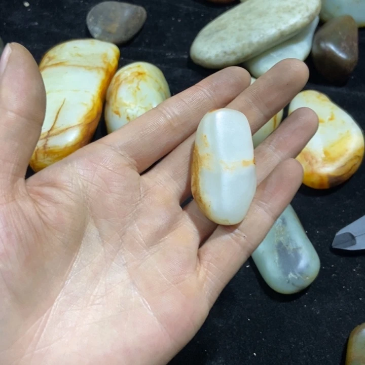 和田玉（糖玉）未镶嵌颈饰