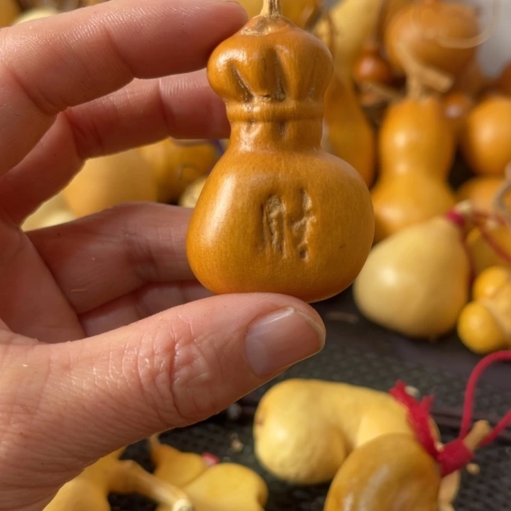 ʏ****葫芦哈哈哈哈哈哈哈哈