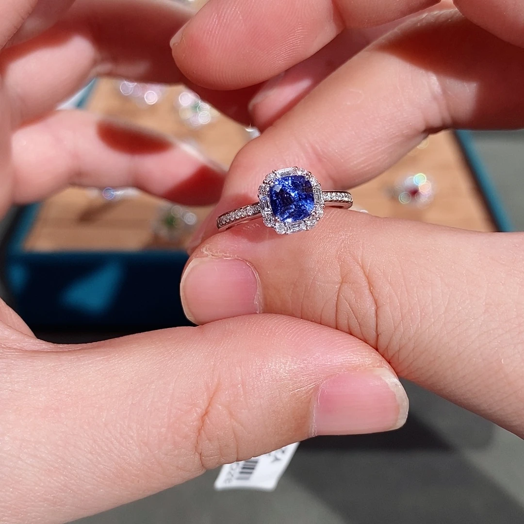 戒指蓝宝石18K金镶嵌无烧矢车菊1.21ct