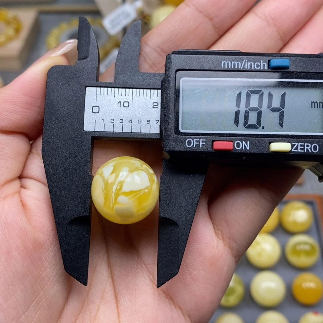 未镶嵌琥珀珠宝奇石