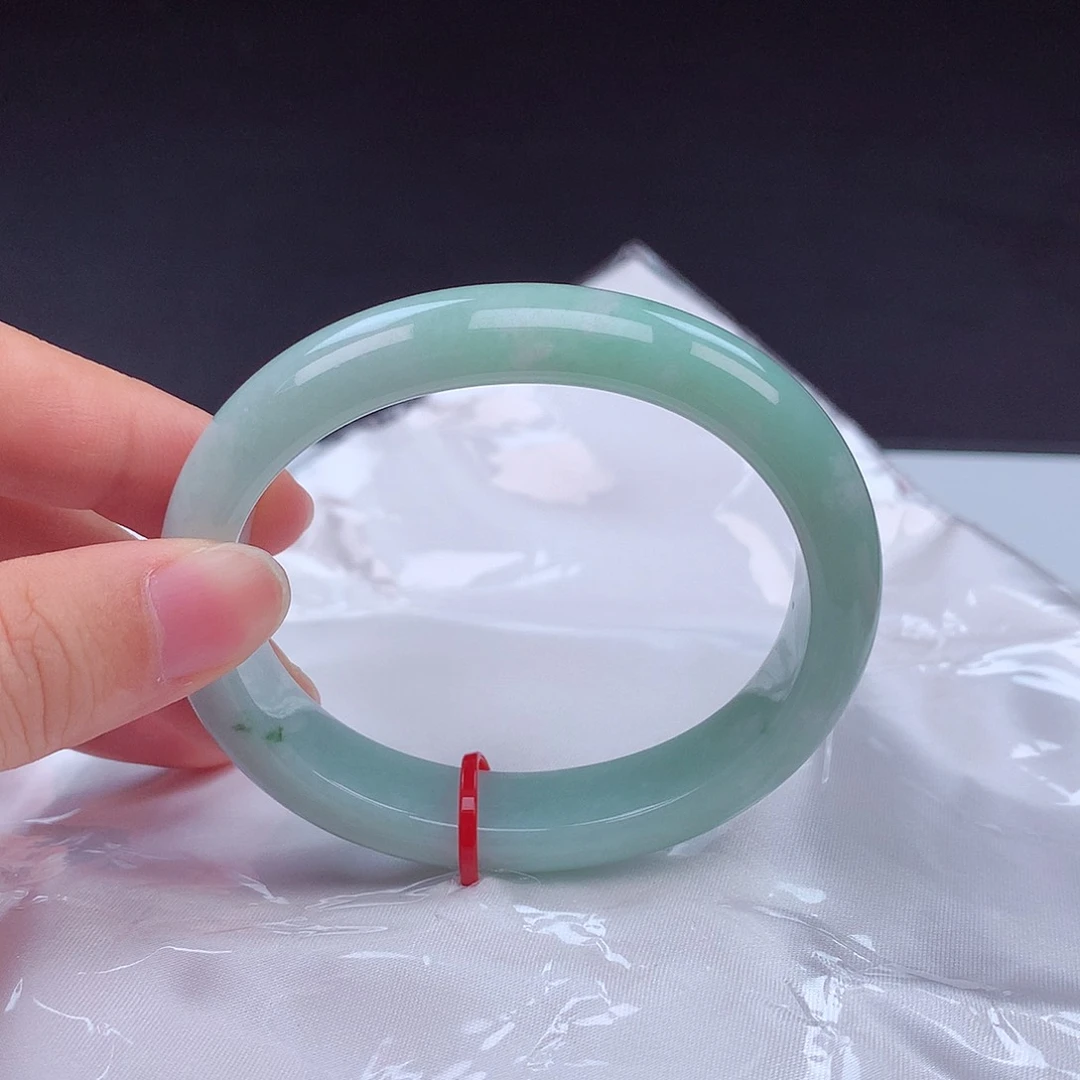 翡翠手镯（贵妃镯）未镶嵌001489