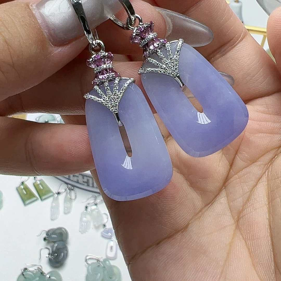 翡翠18K金镶嵌耳饰和***君天然缅甸A货翡翠