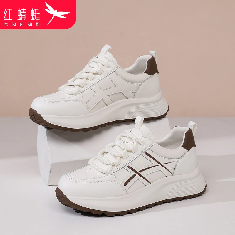 红蜻蜓女鞋2025年百搭新款鞋子白色旅游运动鞋女款厚底阿甘老爹鞋