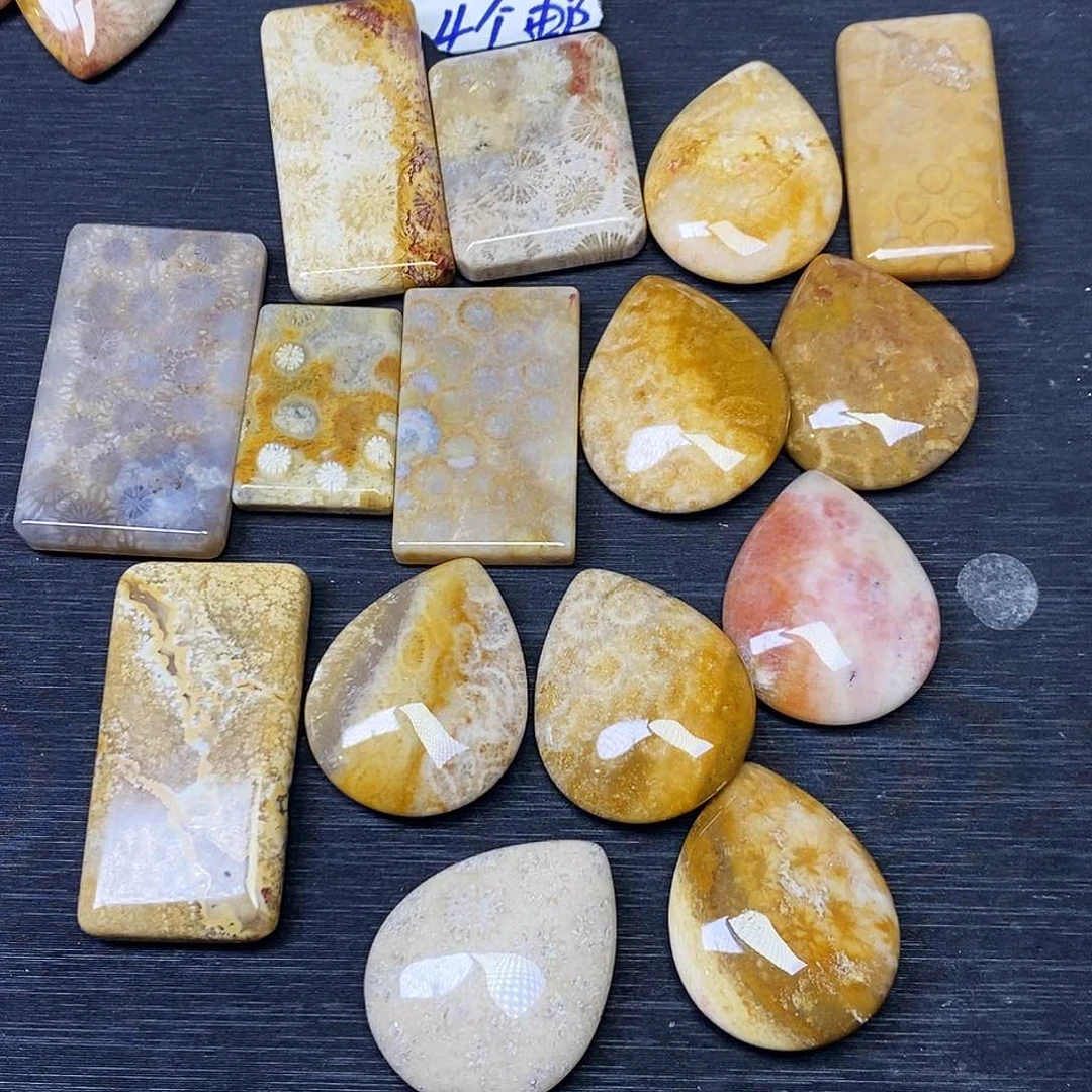 硅化玉颈饰合金瓶****乐