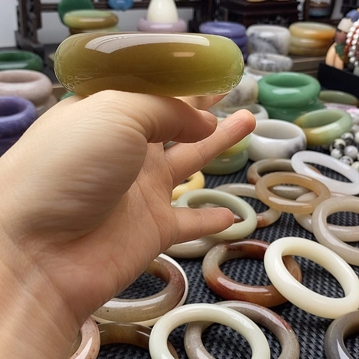 懒****石英质玉未镶嵌石英岩玉