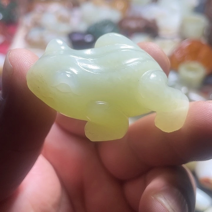颈饰未镶嵌和田玉（糖玉）