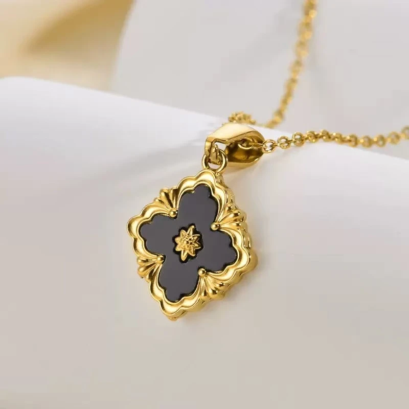 钛钢项链 钛钢镀18k不易掉色宫廷风四叶花项链