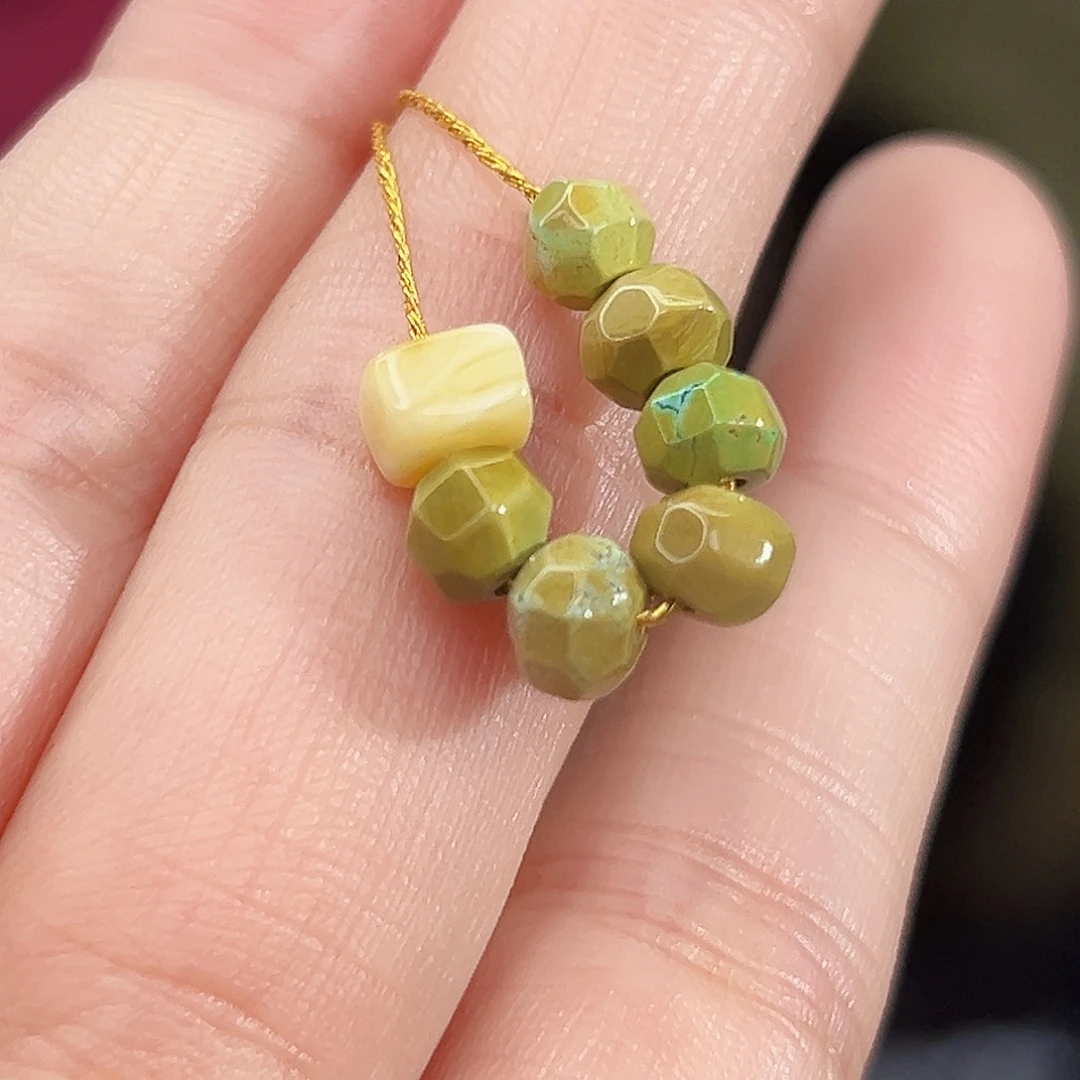 蜜蜡未镶嵌珠宝奇石