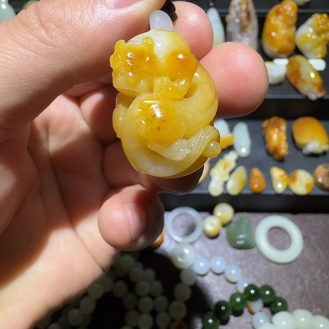 和田玉（糖玉）未镶嵌挂件