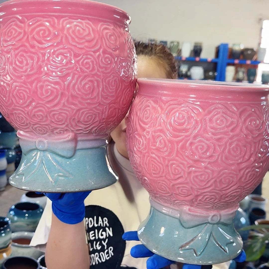 花盆紫砂高24口18。微瑕