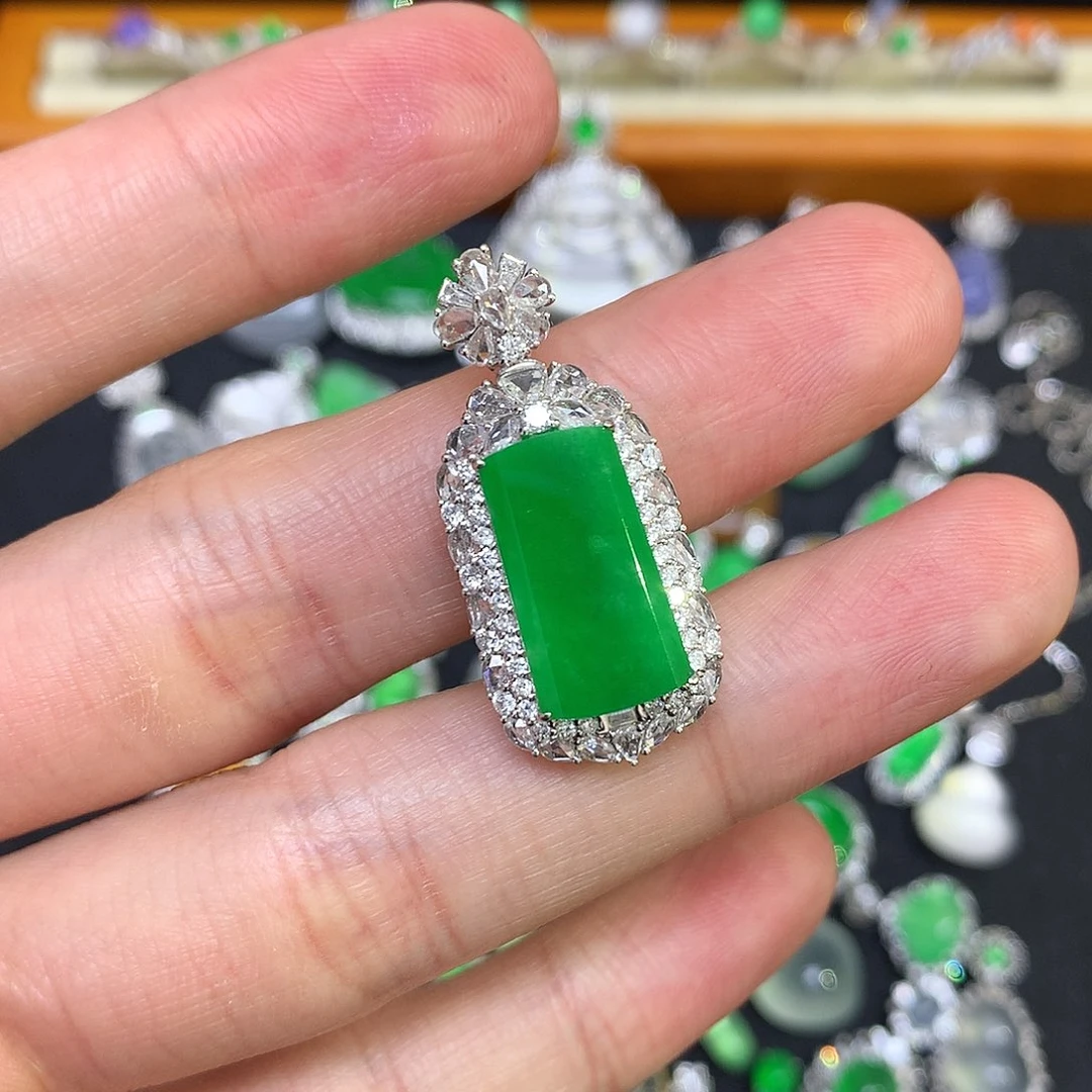 吊坠(不含链)18K金镶嵌翡翠