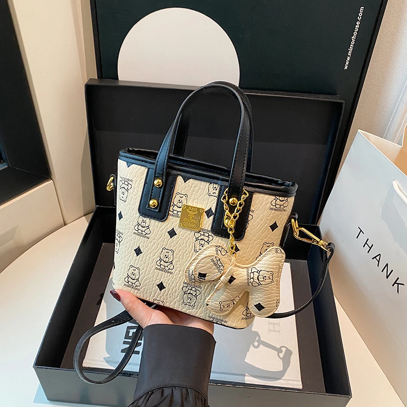 新款时尚百搭潮流女包单肩斜挎包7009白色