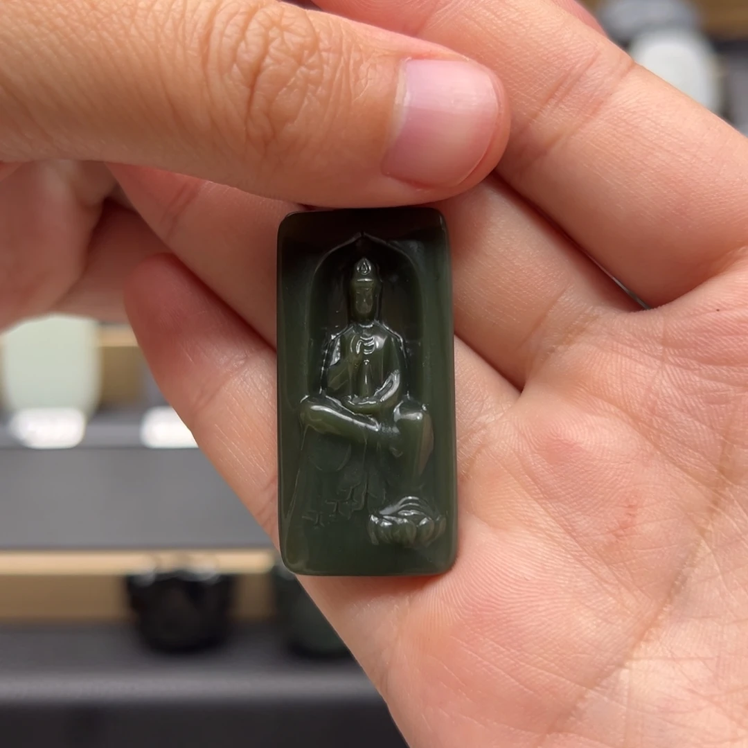 酋****和田玉未镶嵌挂件