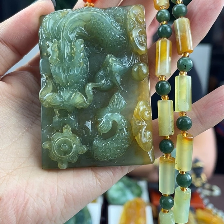 未镶嵌蛇纹石玉颈饰