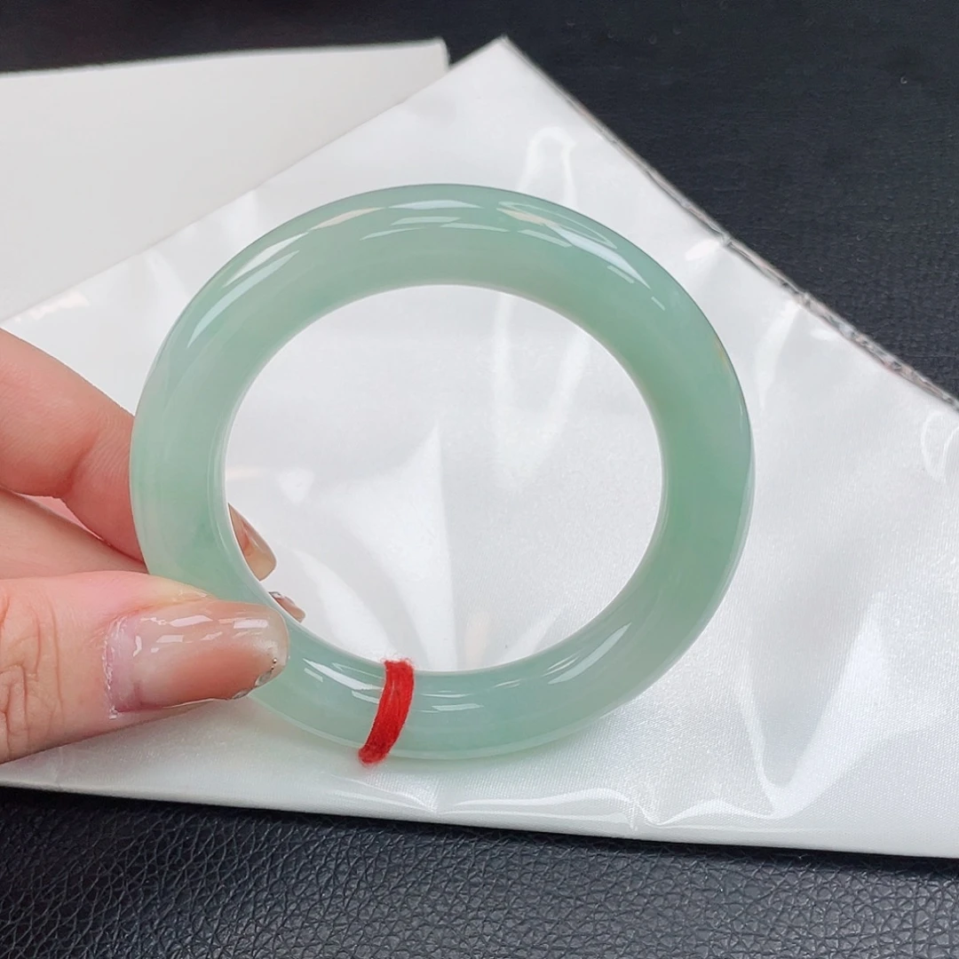 翡翠未镶嵌手镯54.8胖圆葡萄肉-微瑕特价