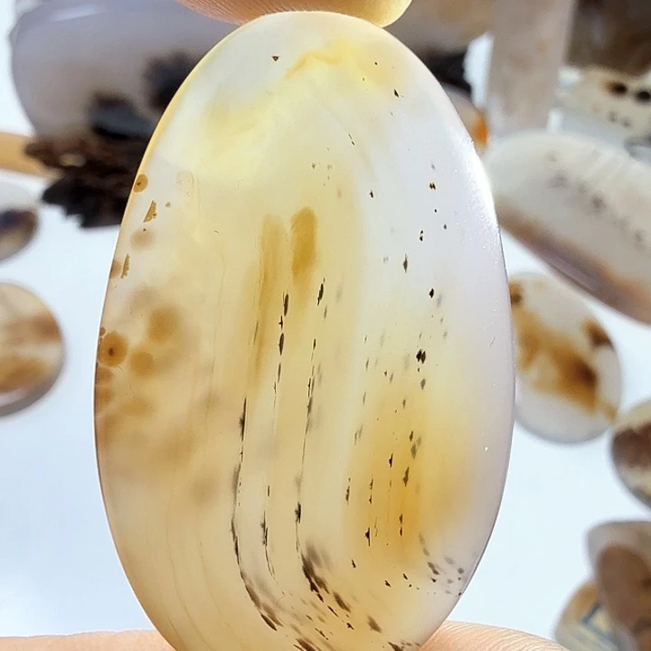 玛瑙/玉髓未镶嵌珠宝半成品