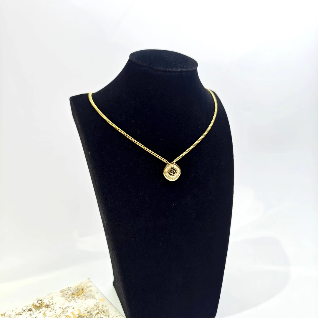 胖虎曼曼/迪奥/95新/公价0/饰品/项链/31B2504240164