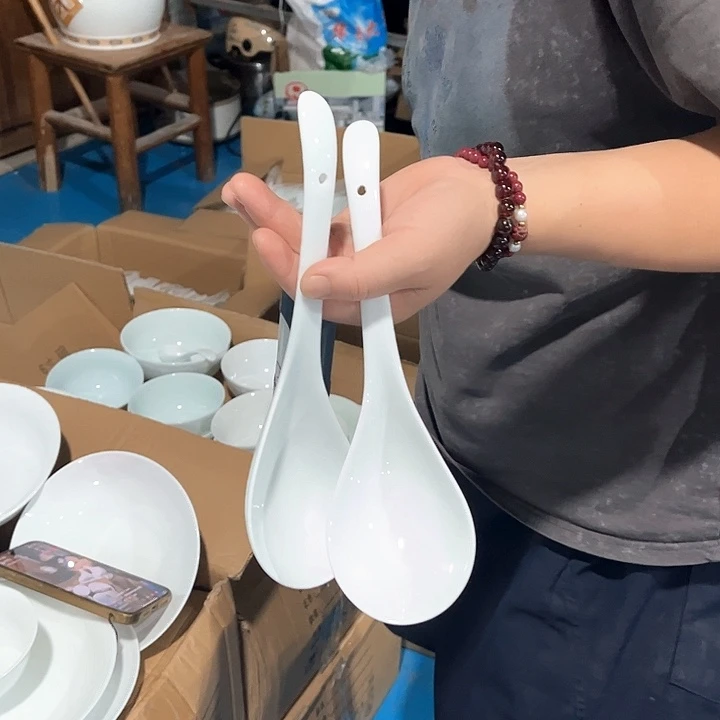 瓷片高白泥大勺两个，微瑕包邮