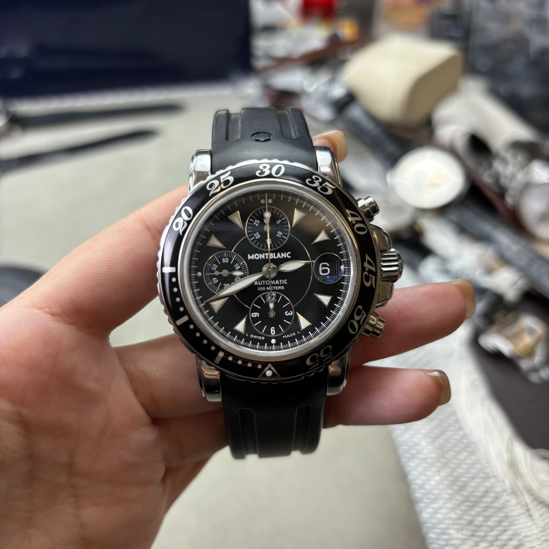 95新 Montblanc/万宝龙  运动  精钢 41.5毫米    专柜价24220