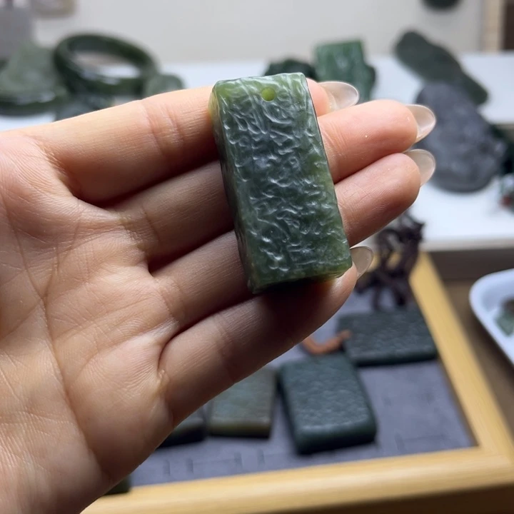 和田玉（糖玉）未镶嵌颈饰