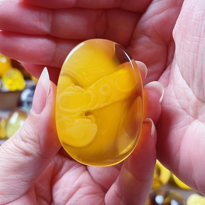 琥珀未镶嵌裸石吊坠