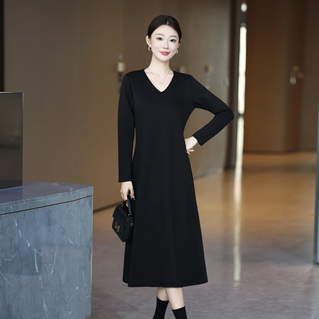 【正品现货】秋冬新款时尚单穿圆领显瘦优雅V颈子长袖连衣裙子-709
