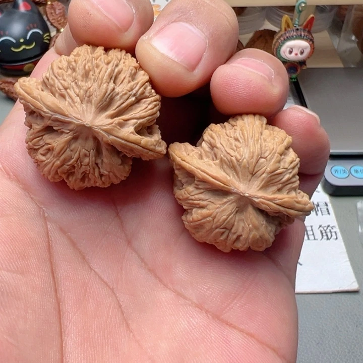 文玩核桃吊坠38尺密纹