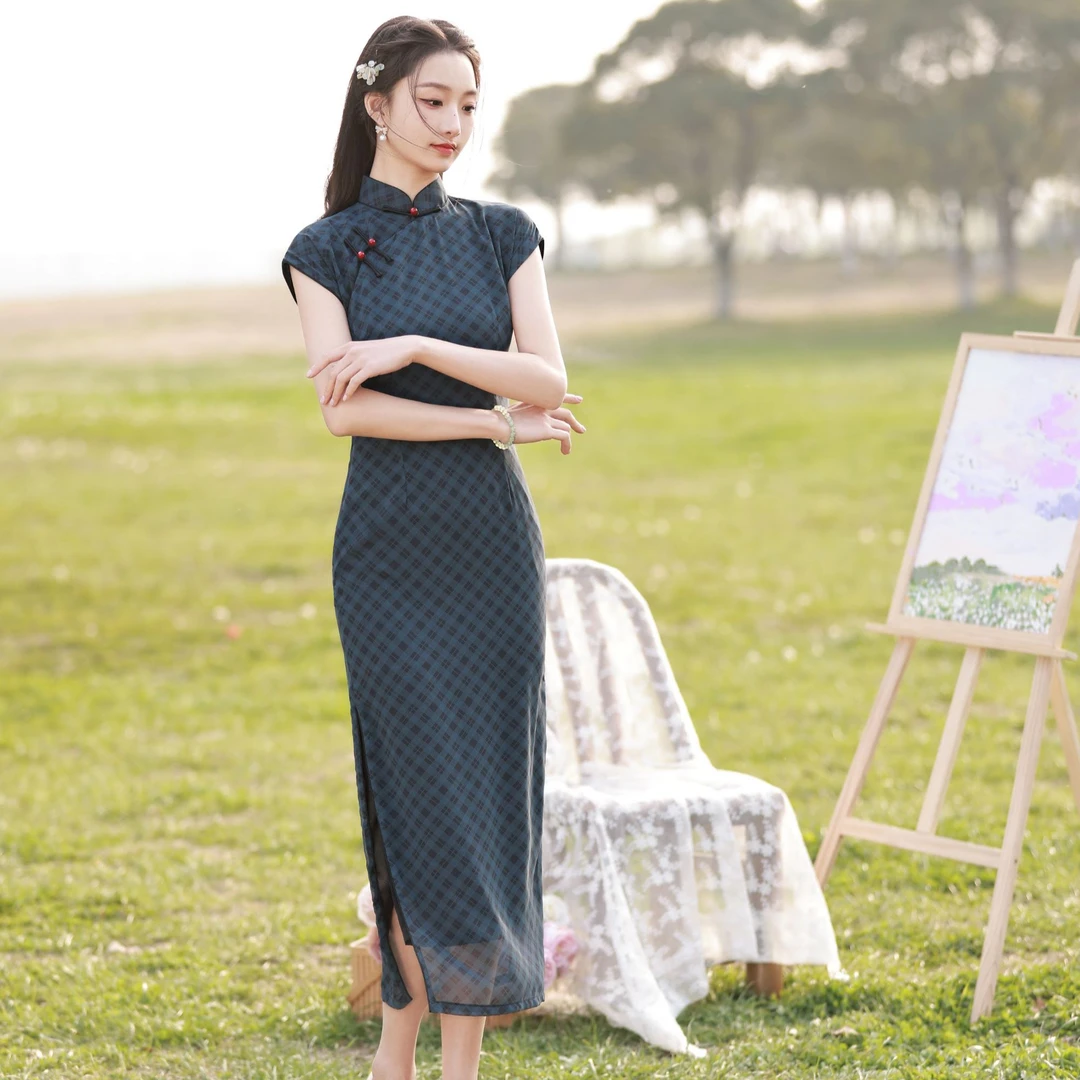 《锦瑟》2025春夏新款显瘦气质少女修身时尚文艺半开襟旗袍