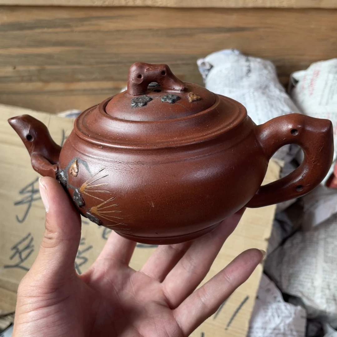 茶壶紫砂老厂紫砂壶一件。