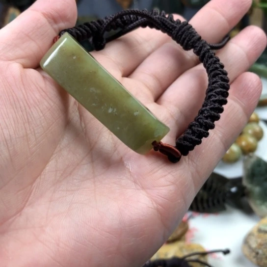 岫岩老玉（透闪石质玉）手牌未镶嵌?***?