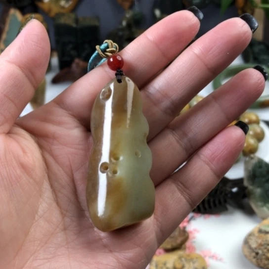 岫岩老玉（透闪石质玉）挂件未镶嵌
