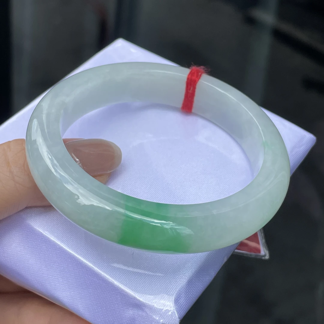 天然缅甸翡翠手镯飘阳绿