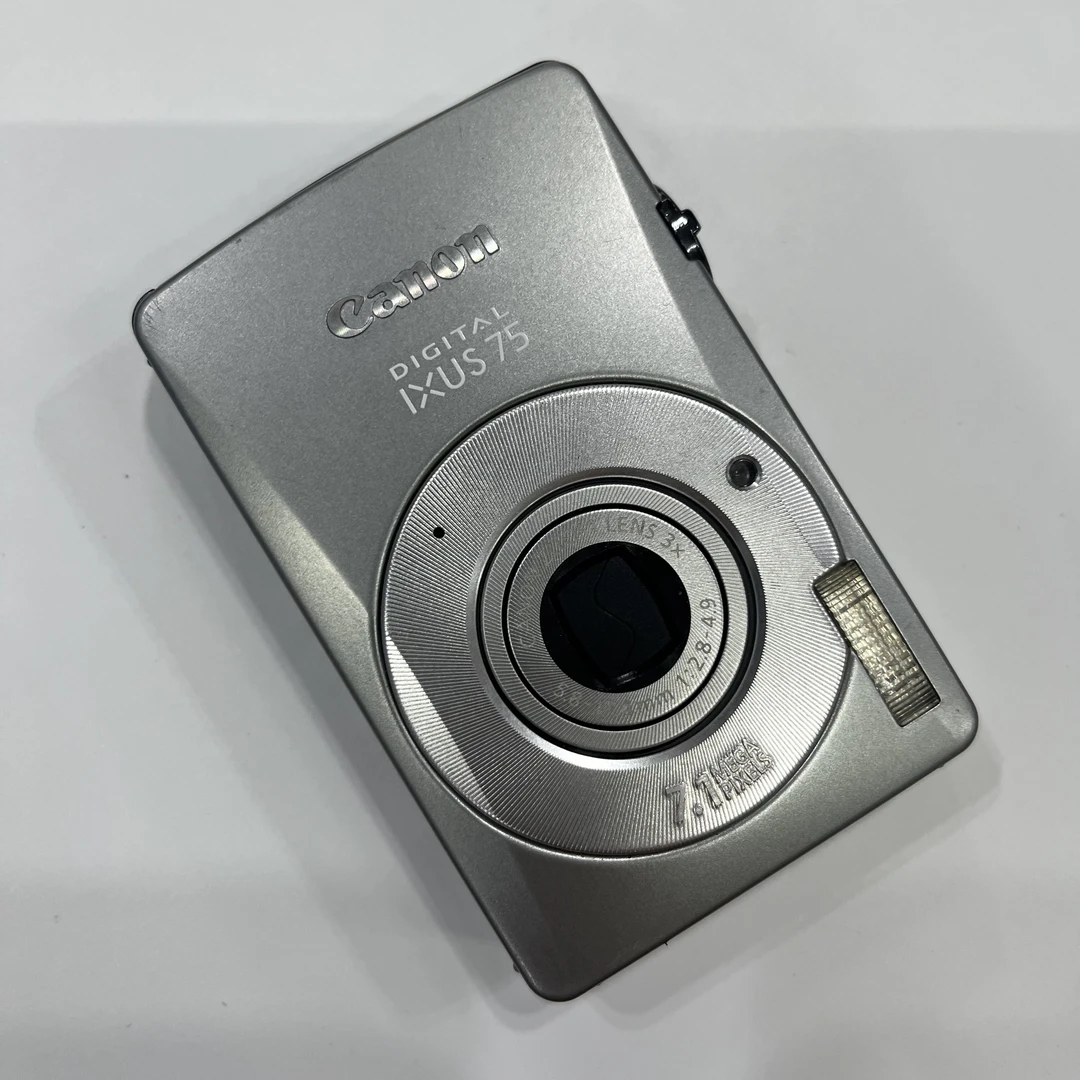 95新 Canon/佳能 ixus75银色710万像素3倍变焦ccd数码相机