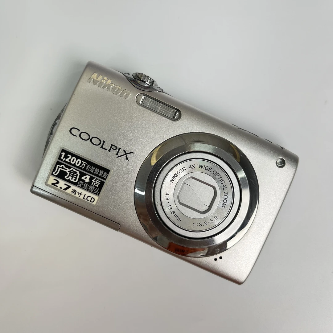 95新 Nikon/尼康 s3000银色1200万像素4倍变焦ccd数码相机