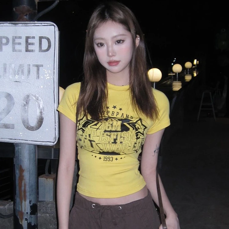 美式复古印花T恤女2023夏季新款修身显瘦短款上衣设计感露脐短袖