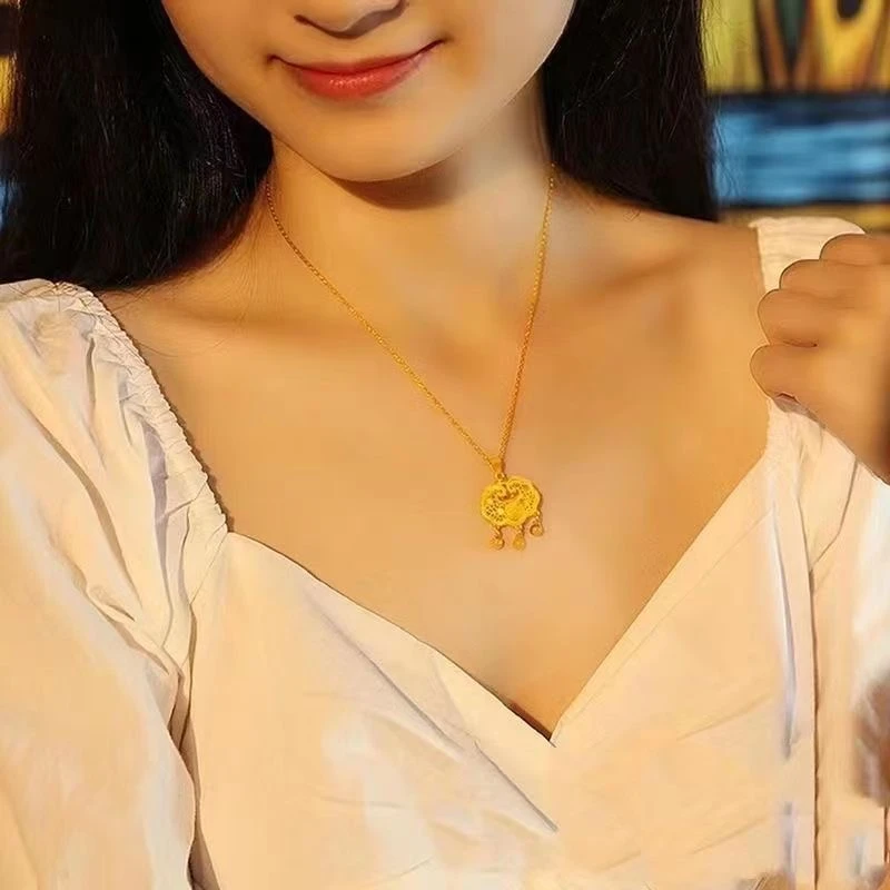 钛钢项链 镂空福字平安锁女士项链民族风复古金色锁骨链铃铛小锁