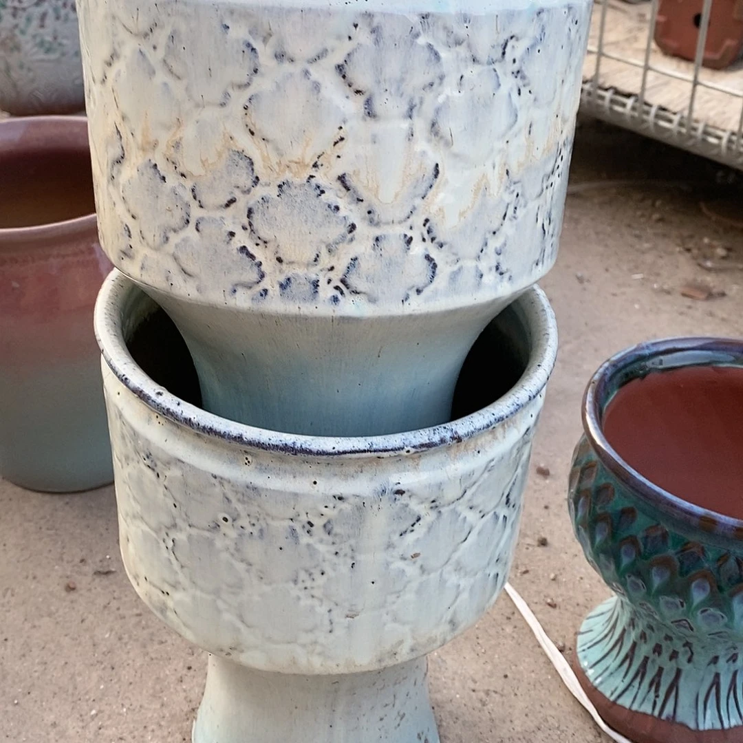 红陶20CM（含）-50CM（不含）瑕疵18-26两个