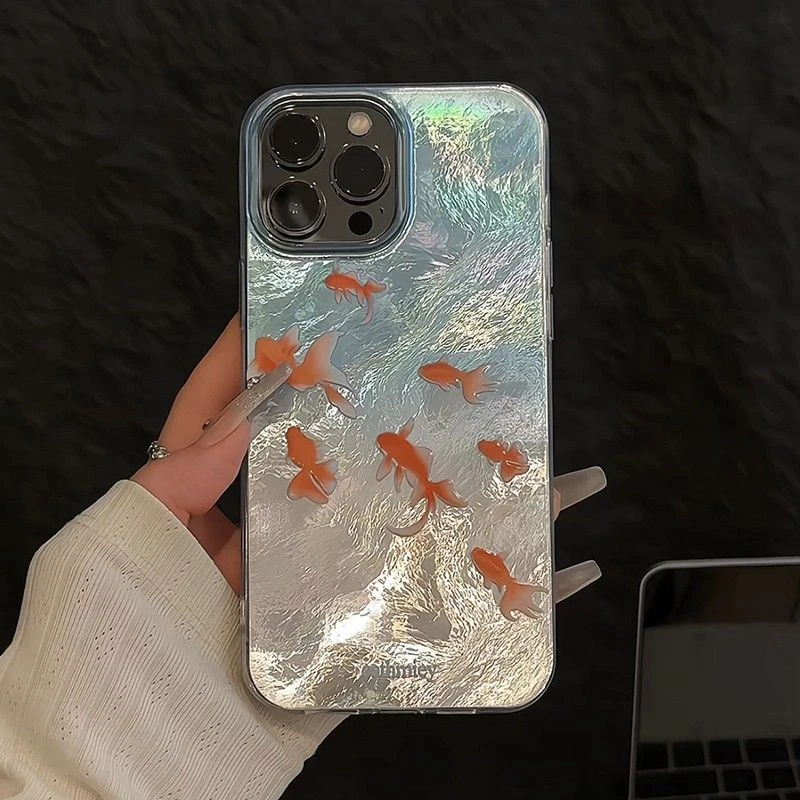 渐变底小金鱼适用苹果13手机壳iPhone15小众14镭射11个性12promax