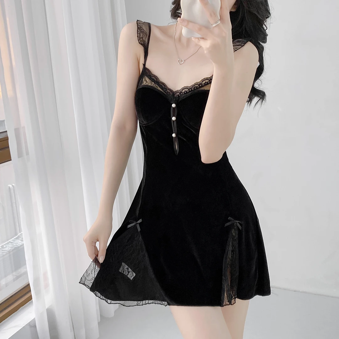 【甜妹风格】秋冬甜美风睡衣女金丝绒带胸垫蕾丝美背吊带睡裙家居服
