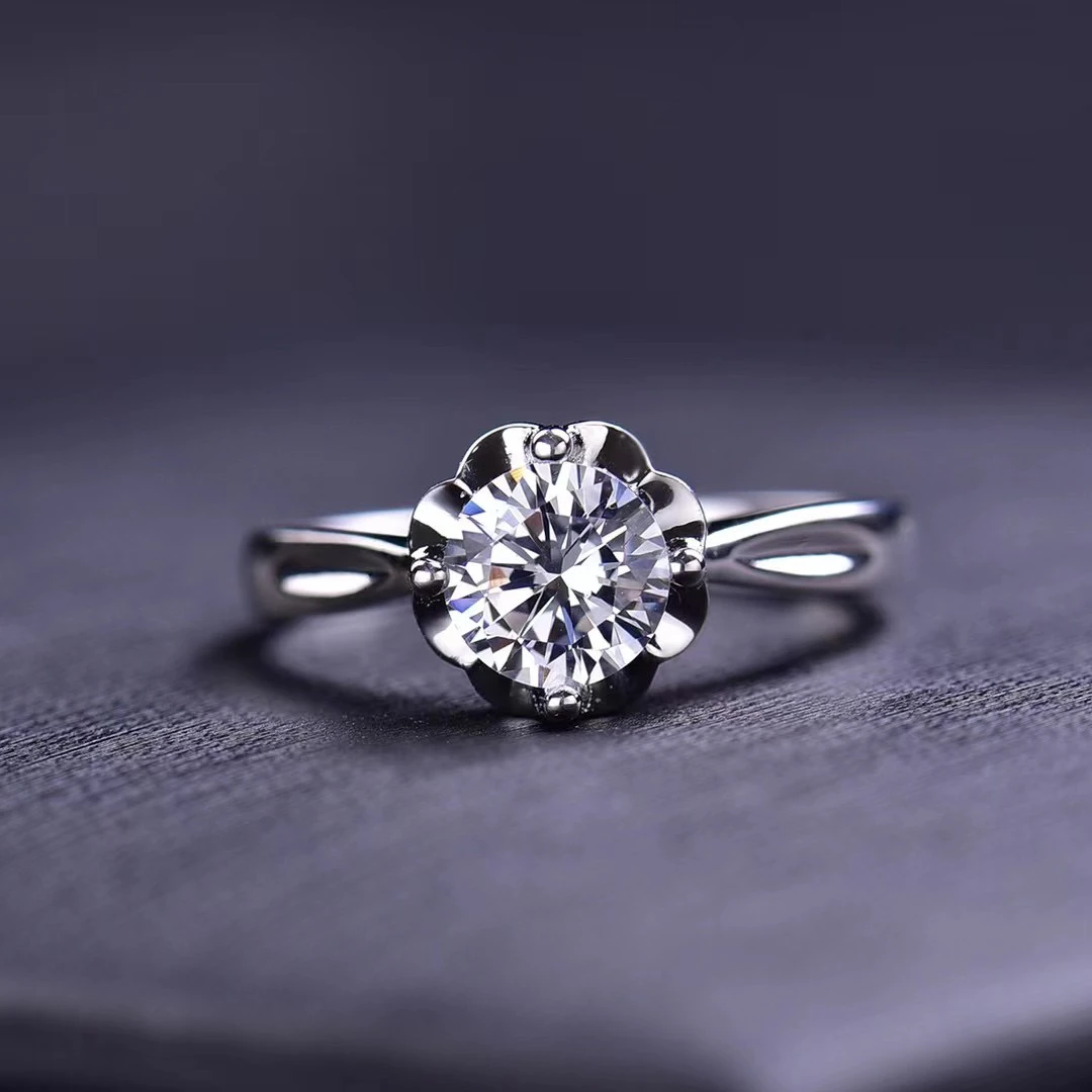 925银莫桑石戒指 【花蕾】925银莫桑钻女士结婚戒指饰品