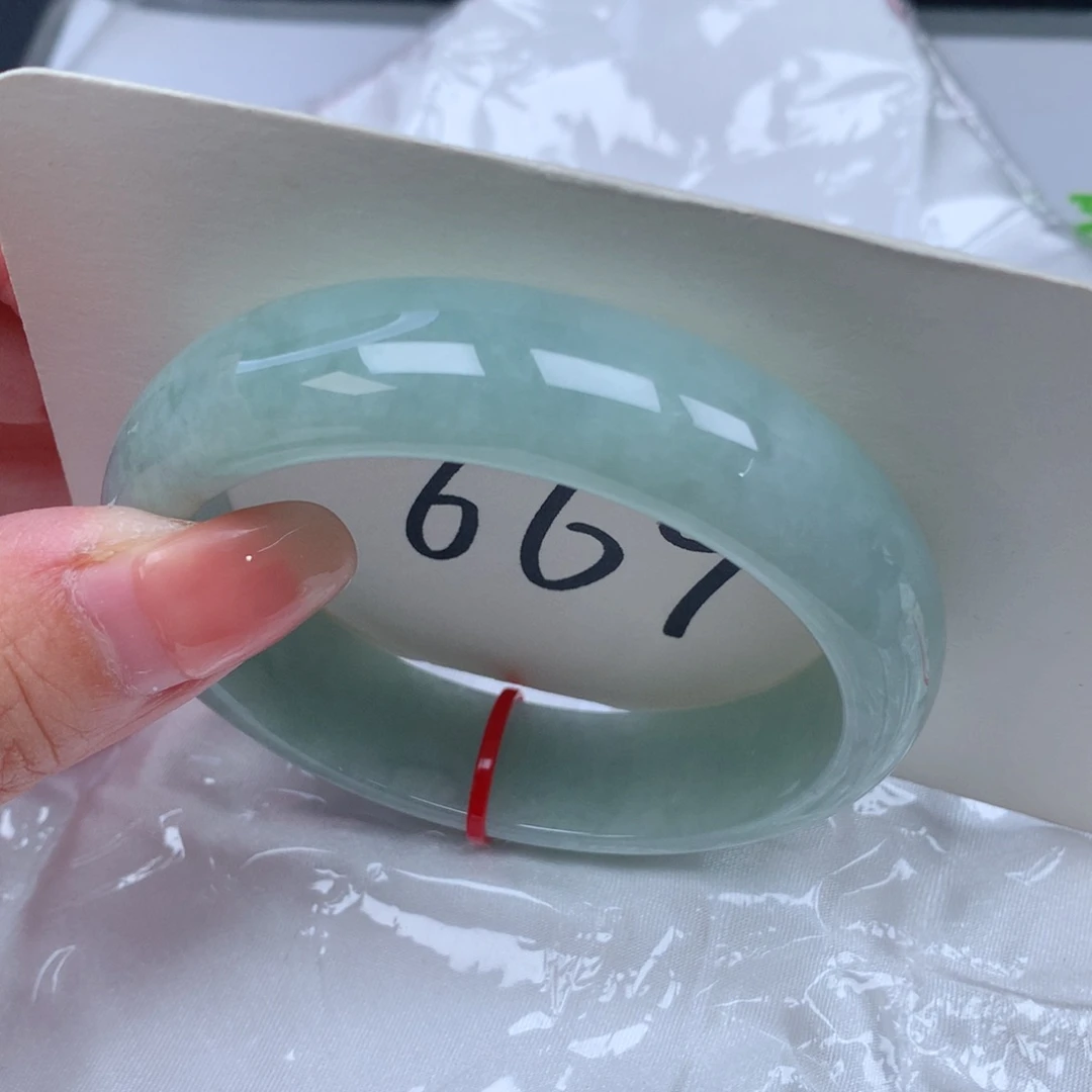 翡翠手镯未镶嵌翡翠