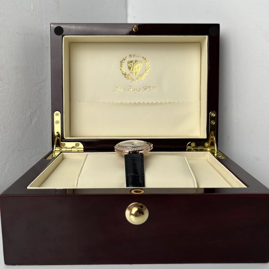 2368【赠调表器】H时尚轻奢男女同款手表【另赠送一个表带】