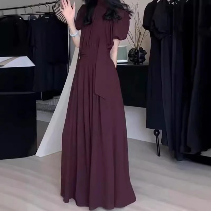 24227时尚百搭秀2024夏季新款简约时尚短袖重工压褶连衣裙显瘦女