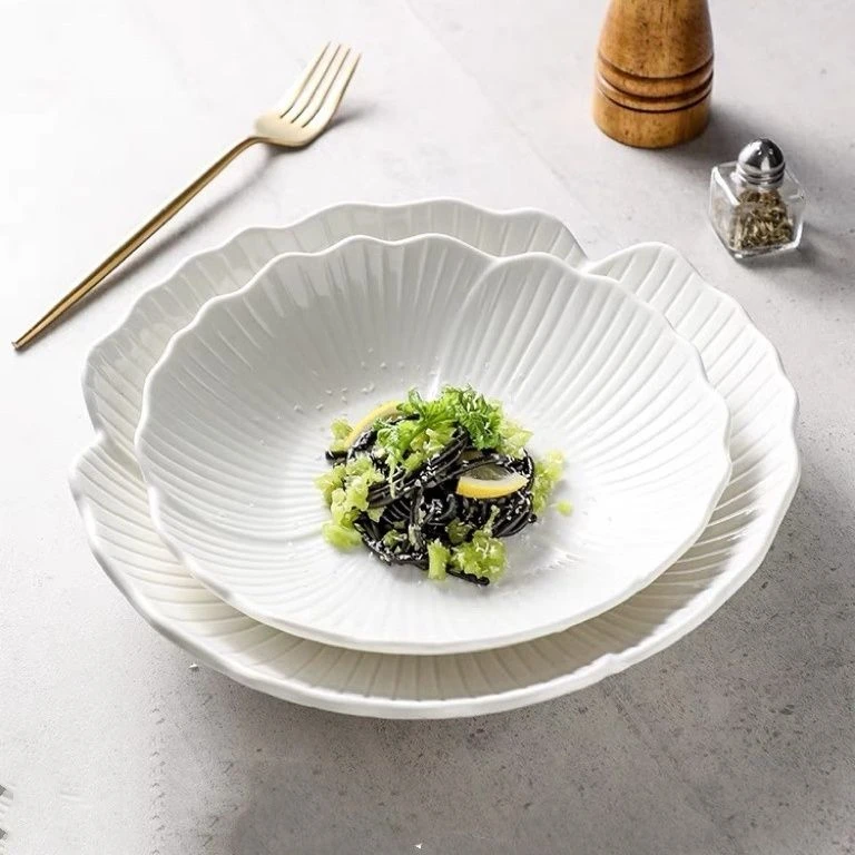 高级感白色西餐牛排餐盘家用ins高颜值花瓣法式盘子意面陶瓷盘子