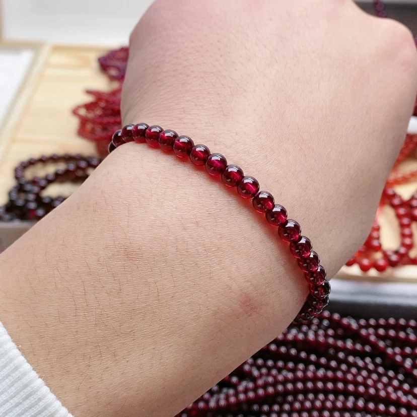 【闪购商品】石榴石手链未镶嵌落**年5mm