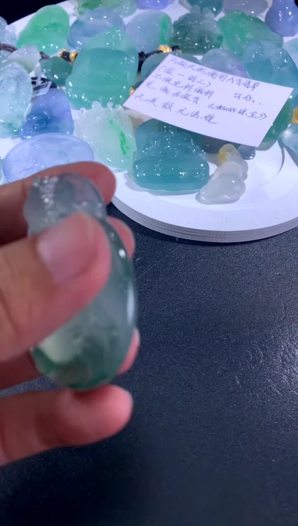 【闪购商品】翡翠颈饰未镶嵌秦