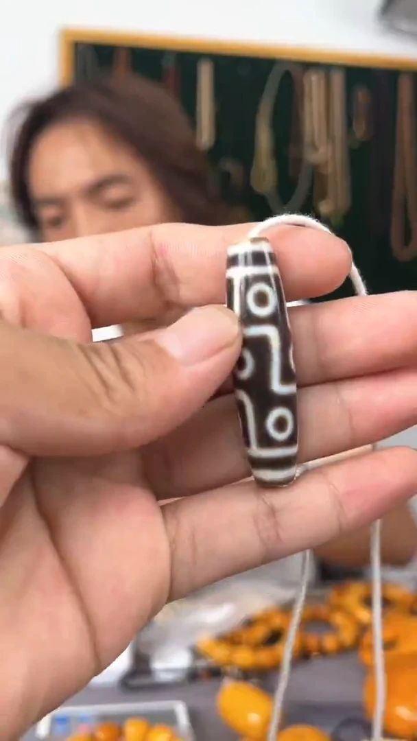 【闪购商品】玛瑙/玉髓颈饰未镶嵌噶玛家手工九眼
