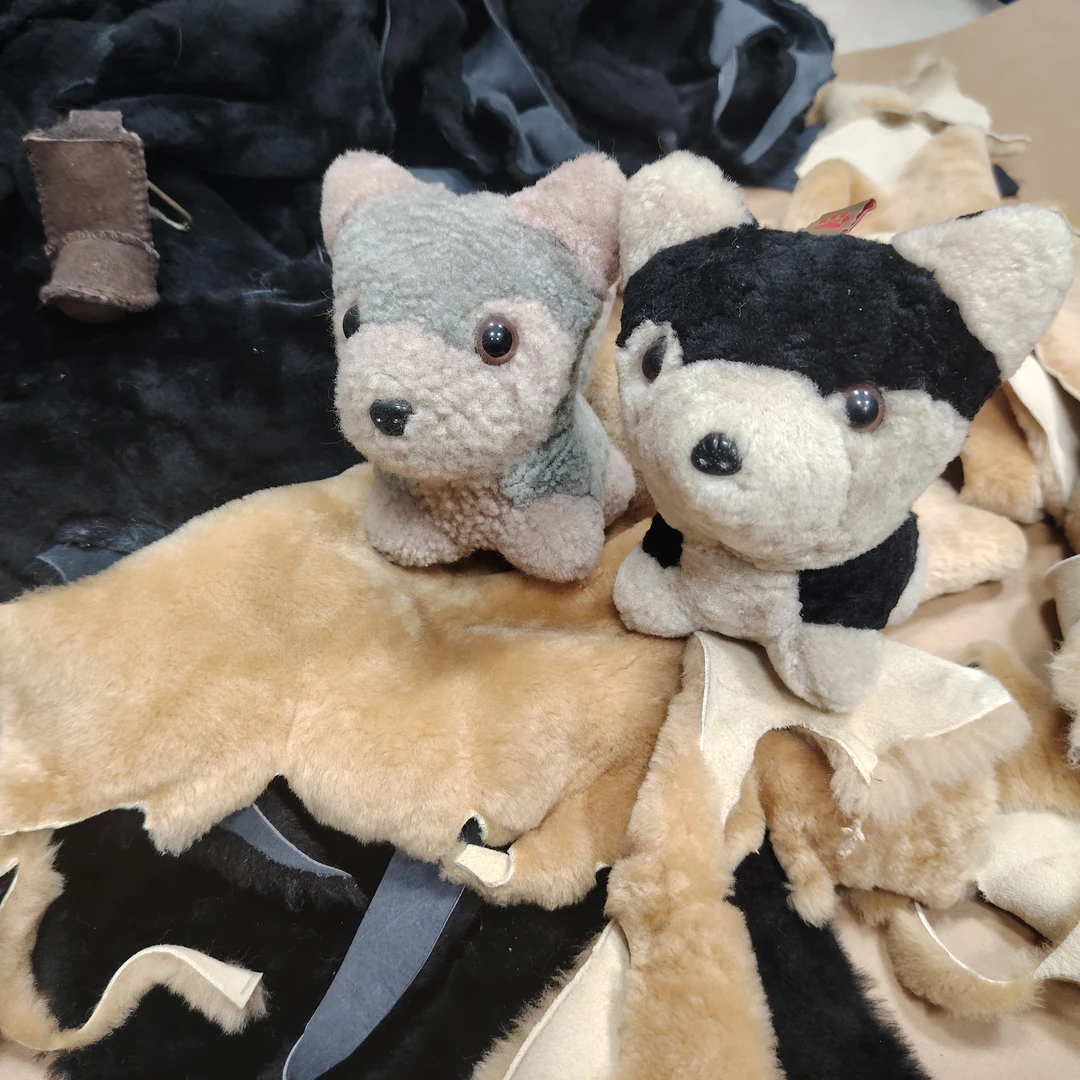 10mm西班牙美丽奴羊羔皮边角料 DIY手工帽子手套玩具服饰真皮毛料